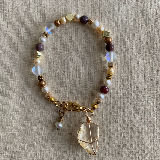 Demure Lady Singlet Bracelet